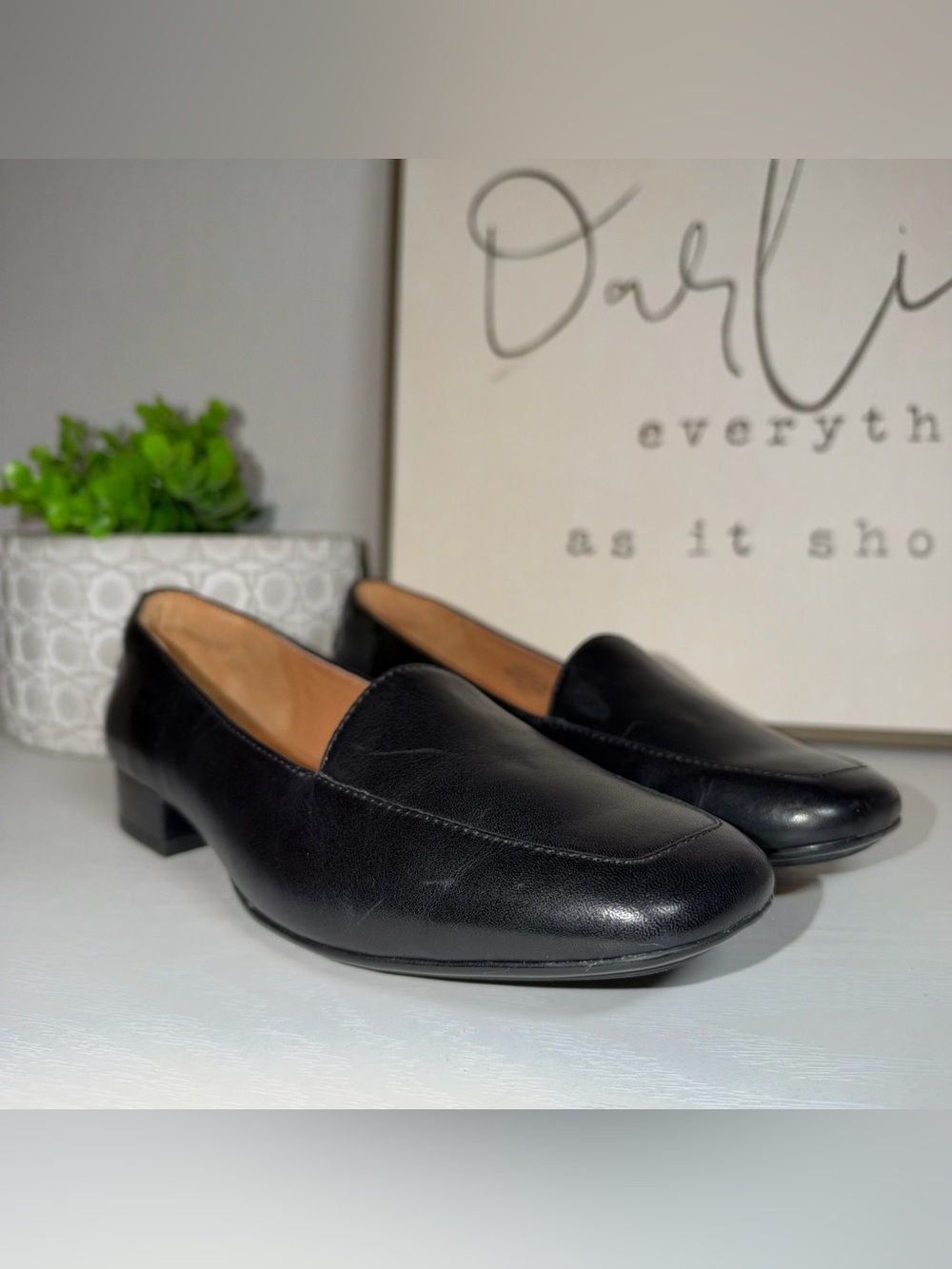 Söfft Women’s 6M Black Leather Loafers Low Heel Slip On Career Shoes